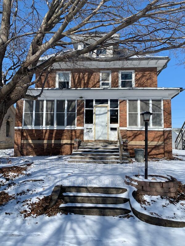 Primary Photo - 1420 3rd Ave S
