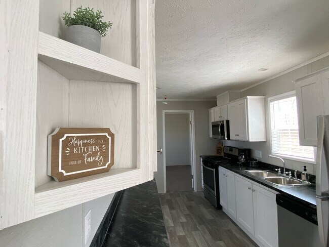 Foto del edificio - 5203 Rhine Dr