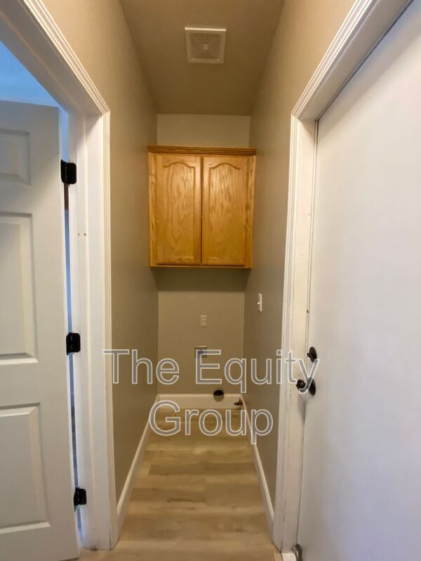Building Photo - 1425 Tulip St