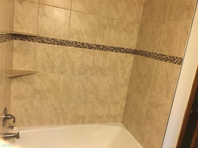 Foto del edificio - 3 br, 2 bath  - 8240 S 88th St