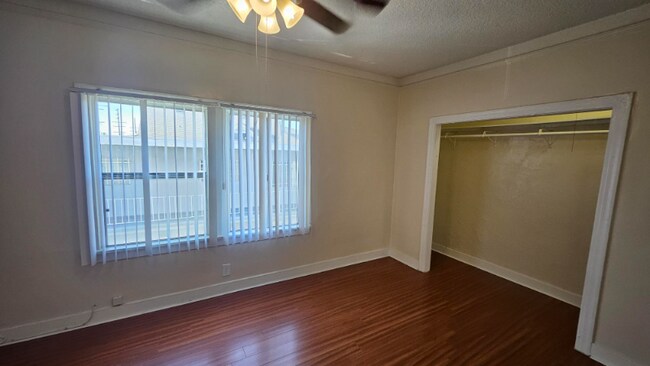 Foto del edificio - 1005 W 23rd St