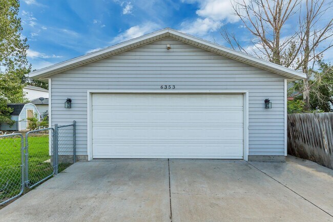 Building Photo - 6353 W 3100 S