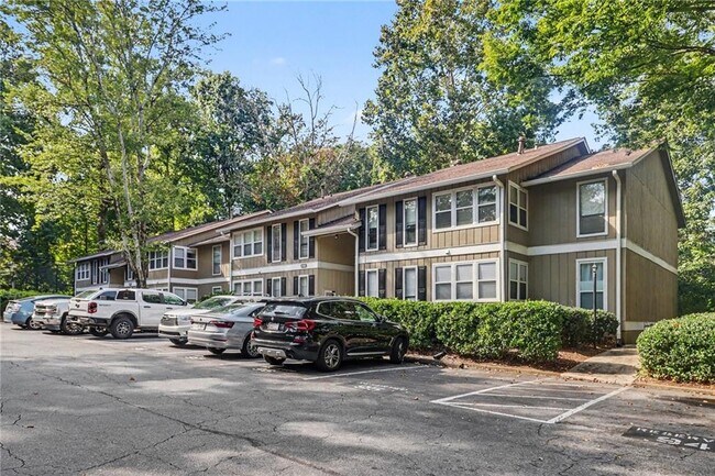Building Photo - 5159 Roswell Rd NE