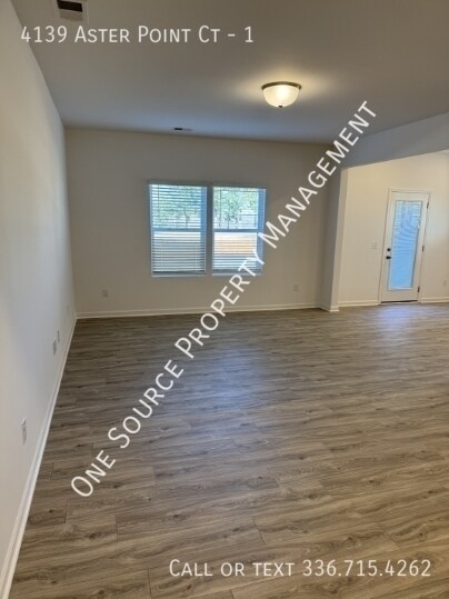 Foto del edificio - 4139 Aster Pt Ct
