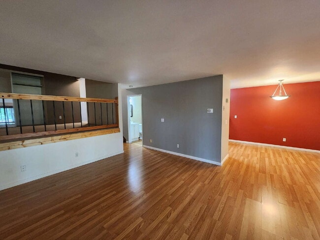 Building Photo - 2 Bedroom condo unit Appleton