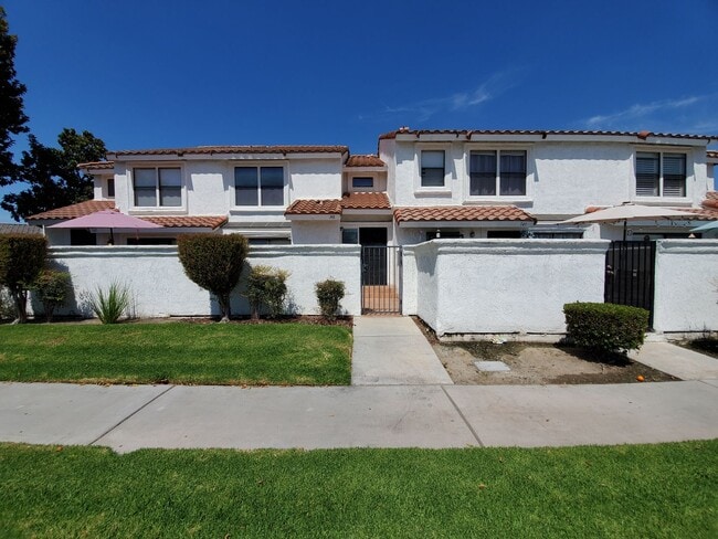 Building Photo - 9765 Alburtis Ave