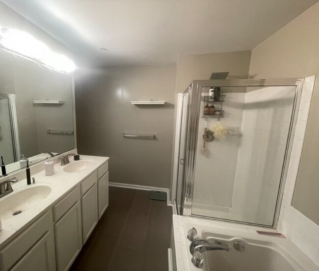 Foto del edificio - 1914 Gardenia Ct