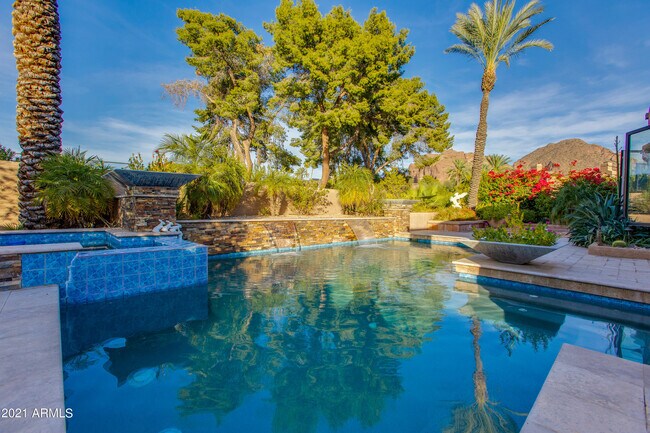 Building Photo - 4430 E Camelback Rd