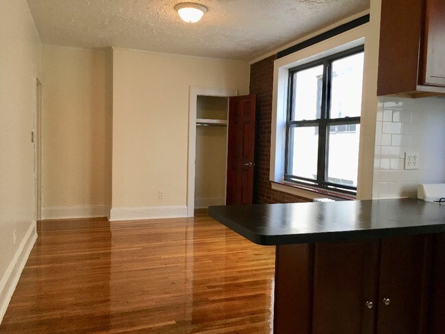 Foto del edificio - 2154 Crescent St