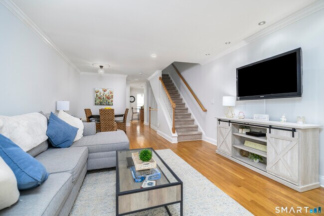 Building Photo - 85 Camp Ave