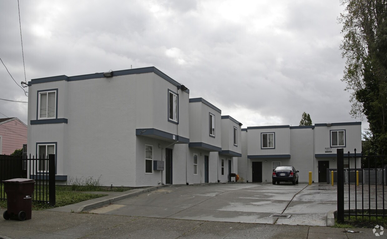 Foto principal - 1730 85th Ave