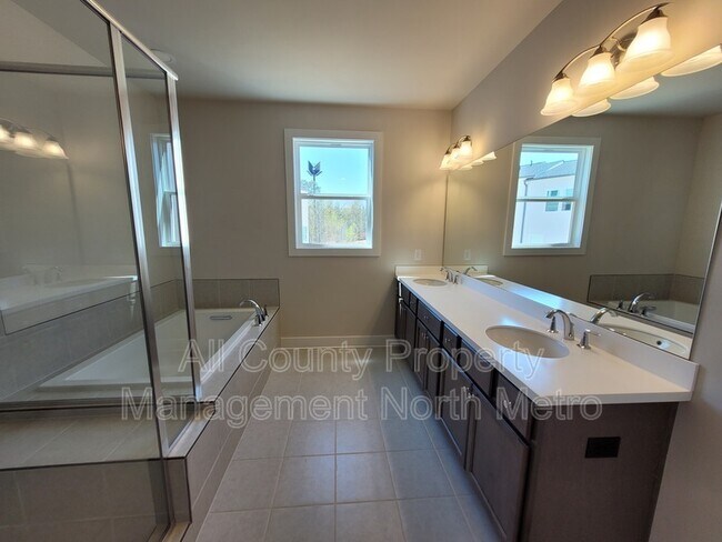 Foto del edificio - 1242 Willowcrest Wy