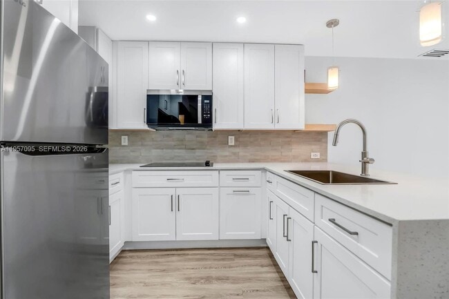 Building Photo - 3130 Bird Ave