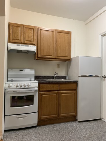 Building Photo - 173 E 91st St