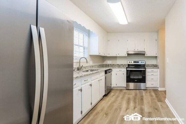 Foto del edificio - Large 4 bedroom, 3 bath, 2,163 sqft home