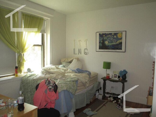 Building Photo - 2bed1bath in Brighton is available in 9/1
