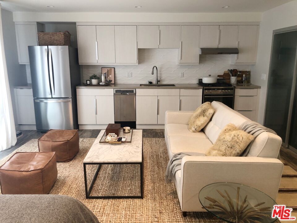 15 Dudley Ave Unit 7, Los Angeles, CA 90291 Apartment for Rent in Los