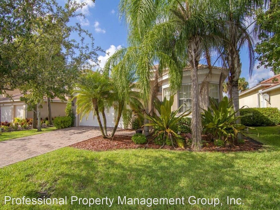 4 br, 2 bath House 1927 Grey Falcon Circle House Rental in Vero