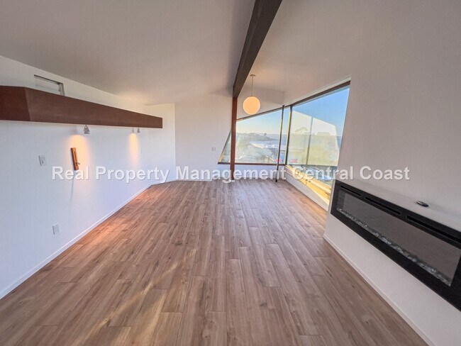 Building Photo - AVAILABLE AUGUST - Beautiful Los Osos Home...