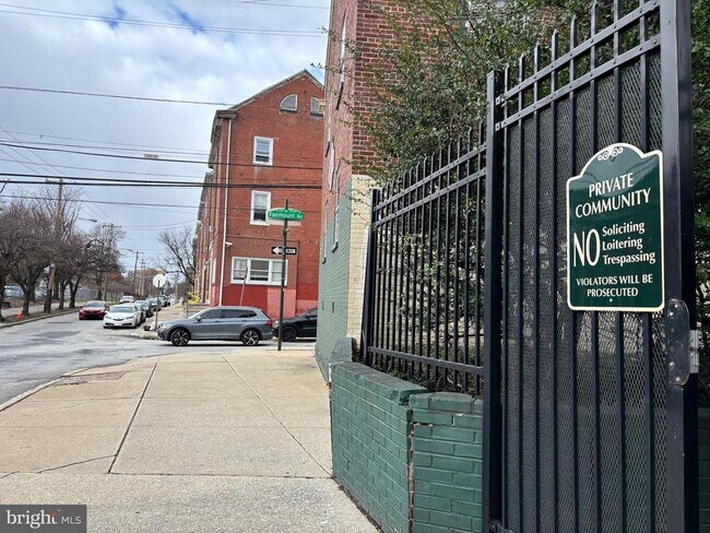 Foto del edificio - 676 Perth Pl