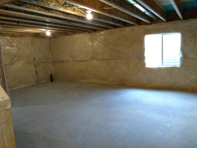 Building Photo - 14944 S Messi ST