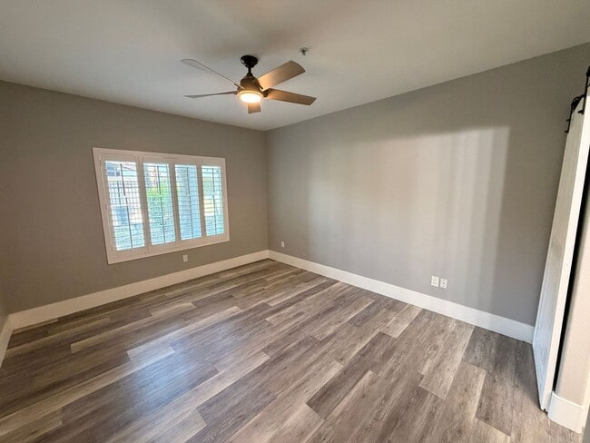 Building Photo - 7401 W Arrowhead Clubhouse Dr