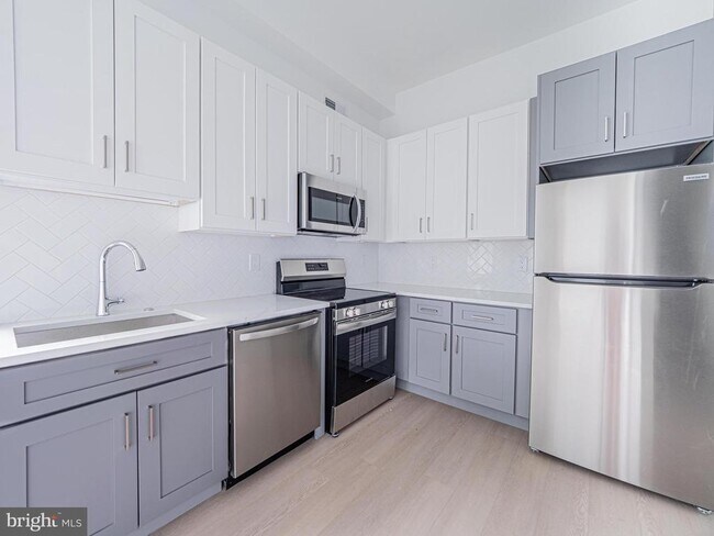 Foto del edificio - 2403-2407 W Thompson St