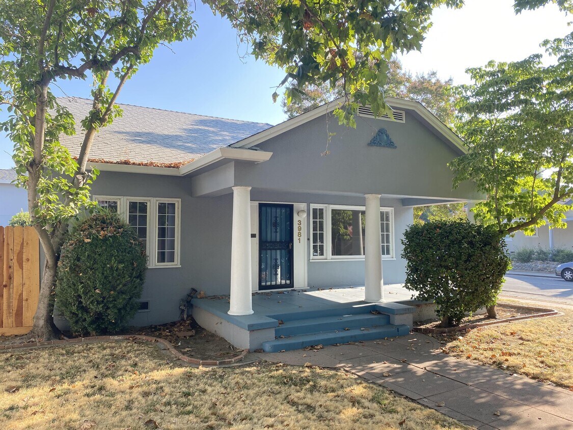 Primary Photo - 3981 H St