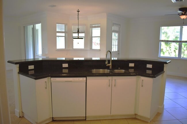 Foto del edificio - 2749 SW Backton Ave
