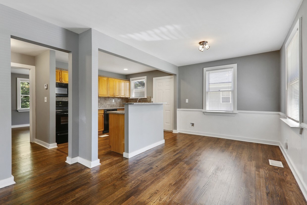 Foto principal - 2454 Crestview Ave