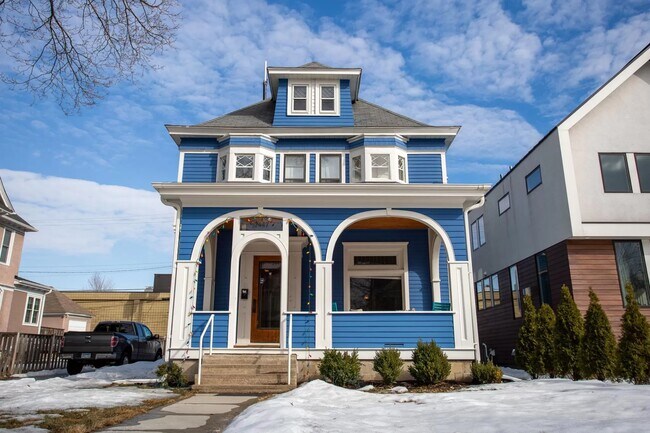 Exterior - 2447 Girard Ave S