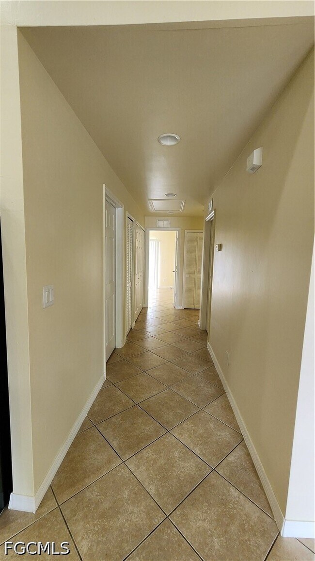 Foto del edificio - 2118 Snead Dr