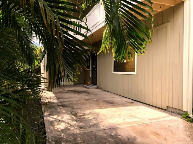 Building Photo - 76-6125 Royal Poinciana Way