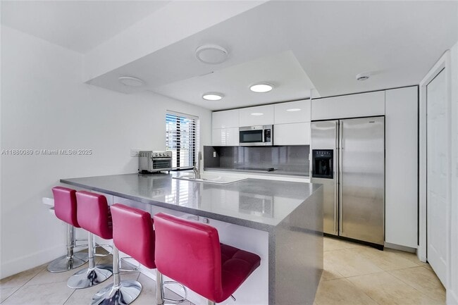 Foto del edificio - 8236 NW 8th St