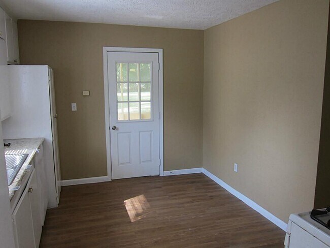 Building Photo - 2726 Sinclair St