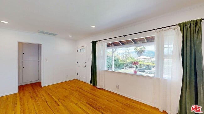 Foto del edificio - 1410 Dartmouth Dr