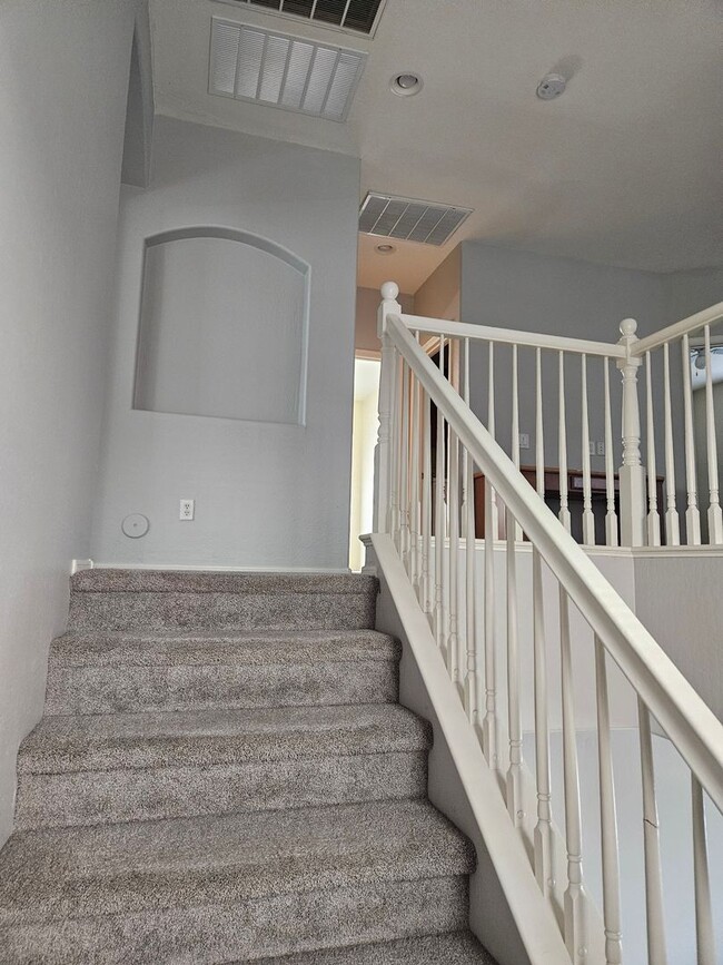 Building Photo - Spectrum rental in Gilbert!