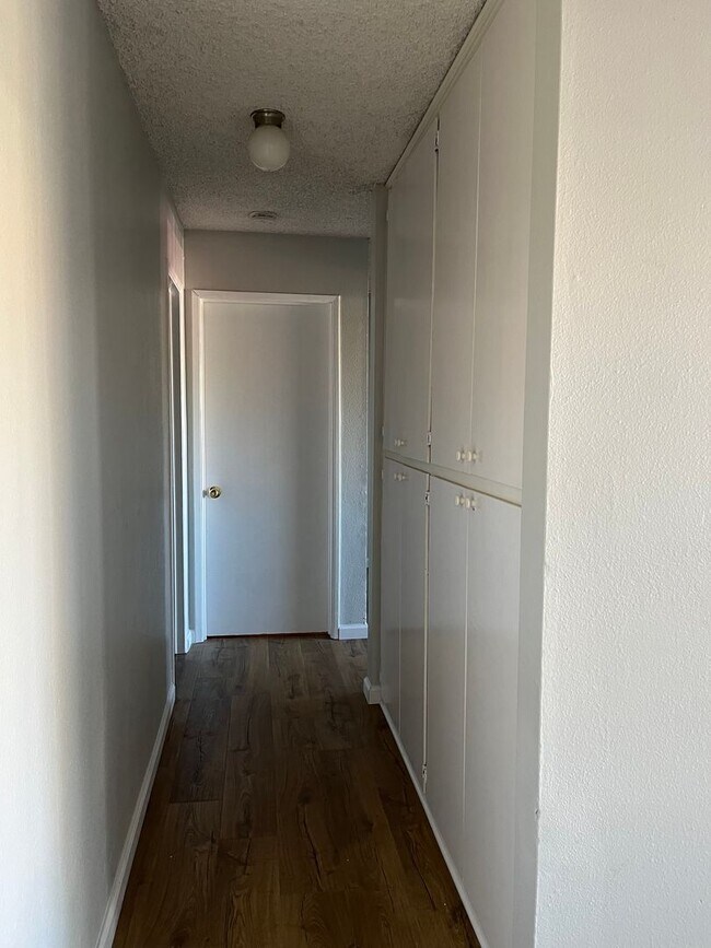 Foto del edificio - Beautiful 3-Bedroom, 2-Bath Home with Gara...