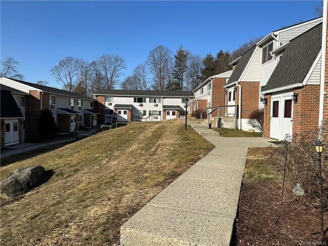 Building Photo - 2740 South Rd