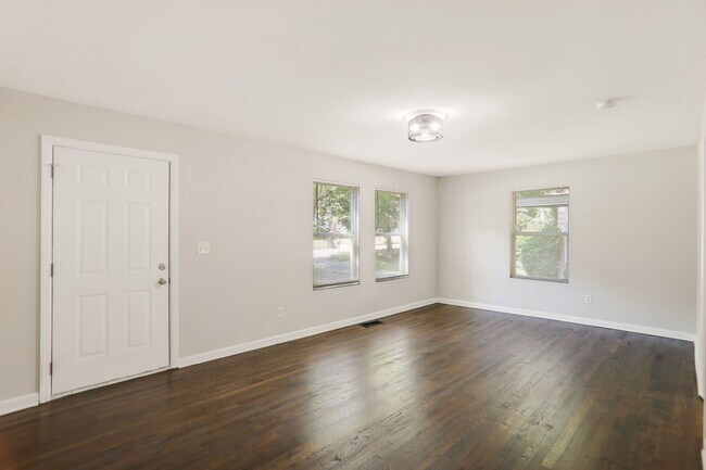 Foto del edificio - 2155 W Woodberry Ave