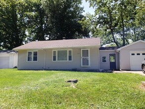 Building Photo - 1607 Cornell Dr