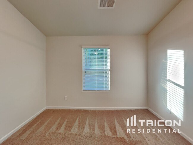 Foto del edificio - 390 Coleshill Rd