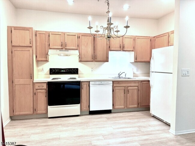 Foto del edificio - 6303 Richmond Rd