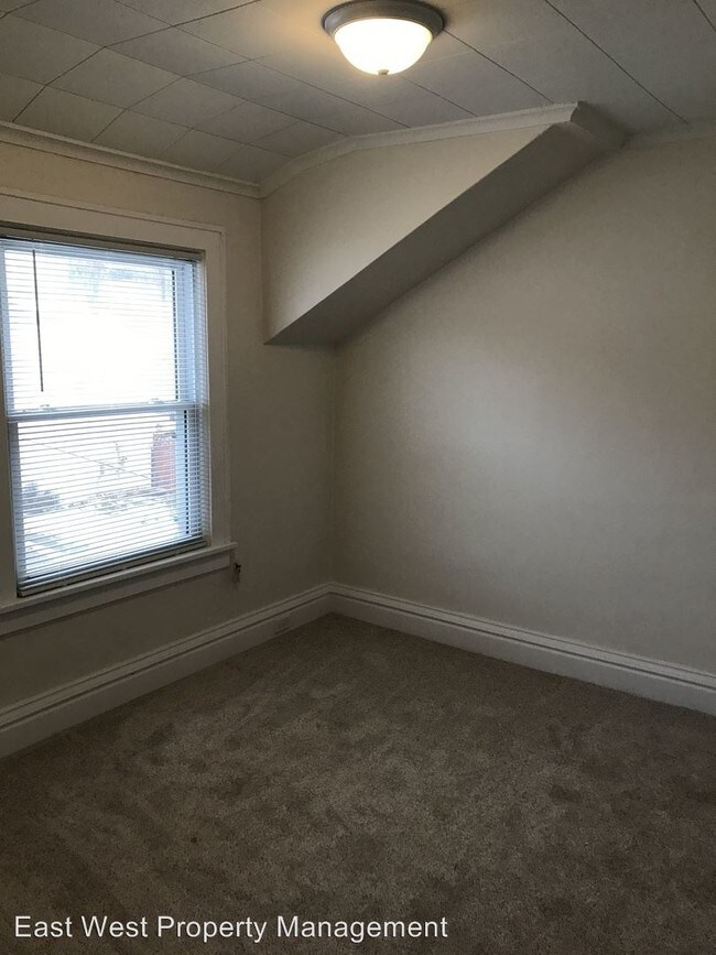 Building Photo - 2023 W 3rd St