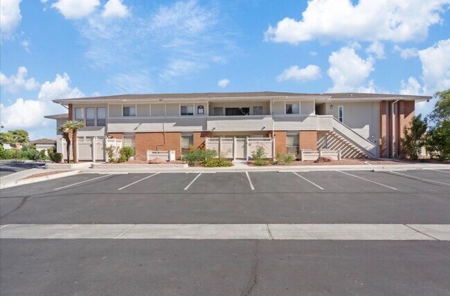 Foto del edificio - 669 Oakmont Ave