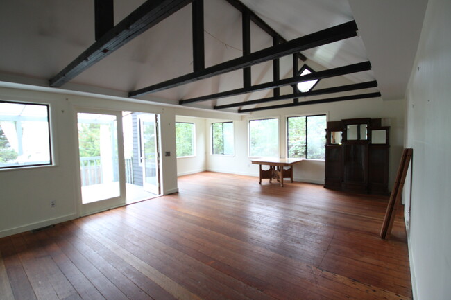 Building Photo - 8016 SW Van Olinda Rd