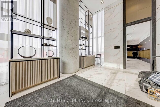 Photo du bâtiment - 5 Buttermill Ave.