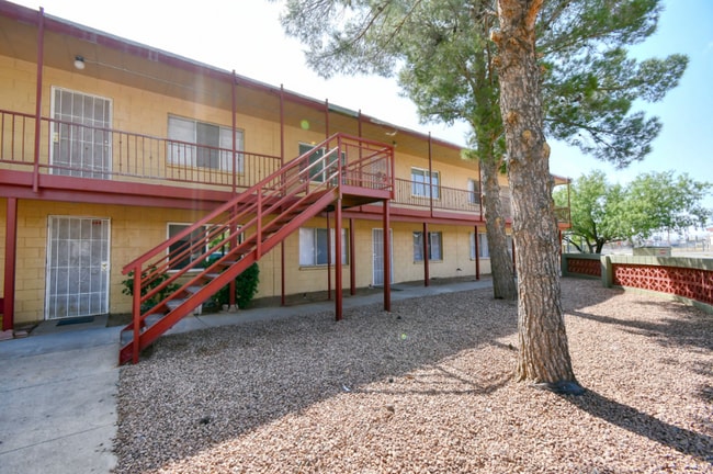 Foto del edificio - 8700 Norton St