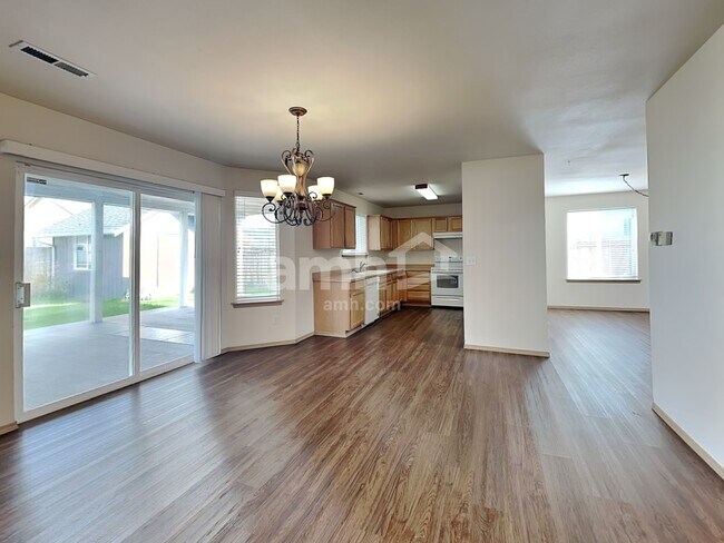 Foto del edificio - 1107 202nd St E