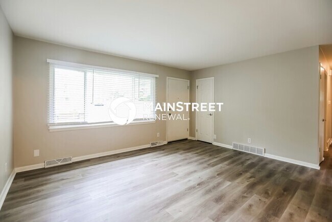 Building Photo - 3 Bedroom Pet-Friendly Home in KANSAS CITY, MO with Main Street Renewal